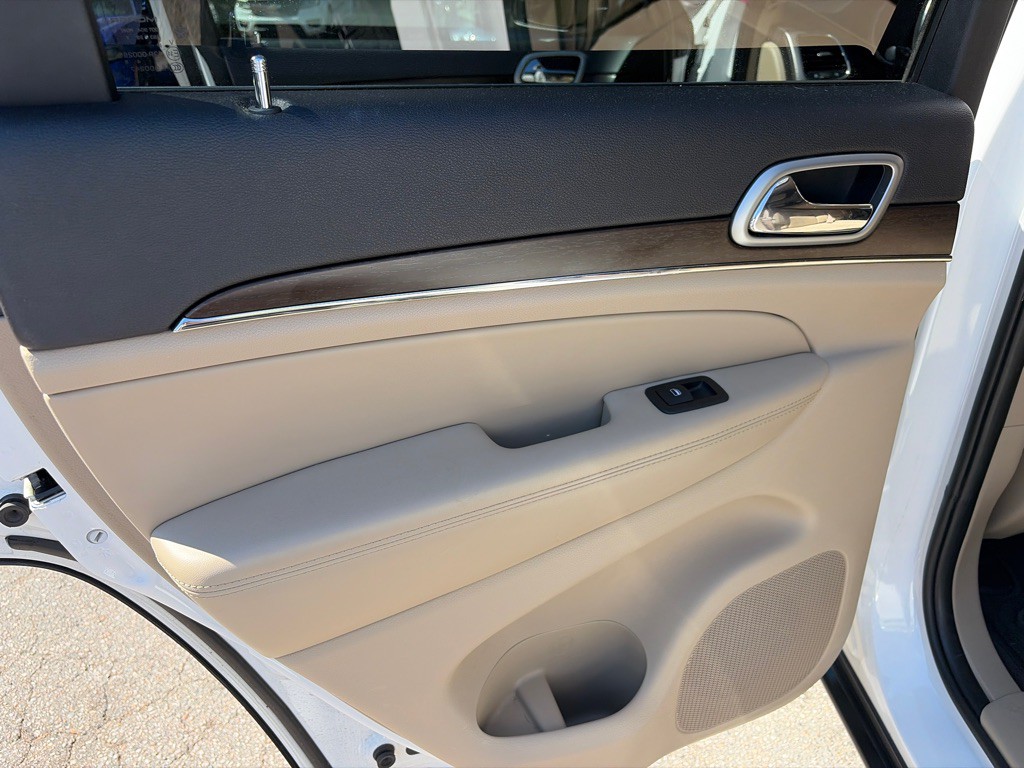 2018 Jeep Grand Cherokee Image 11