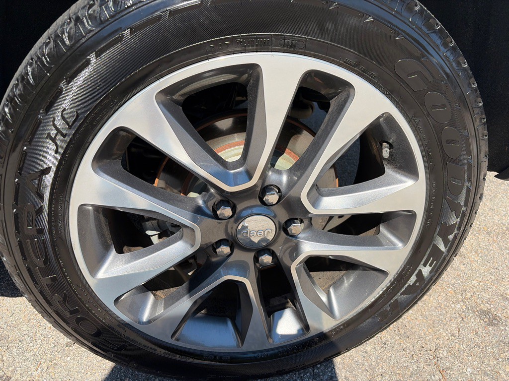 2018 Jeep Grand Cherokee Image 35