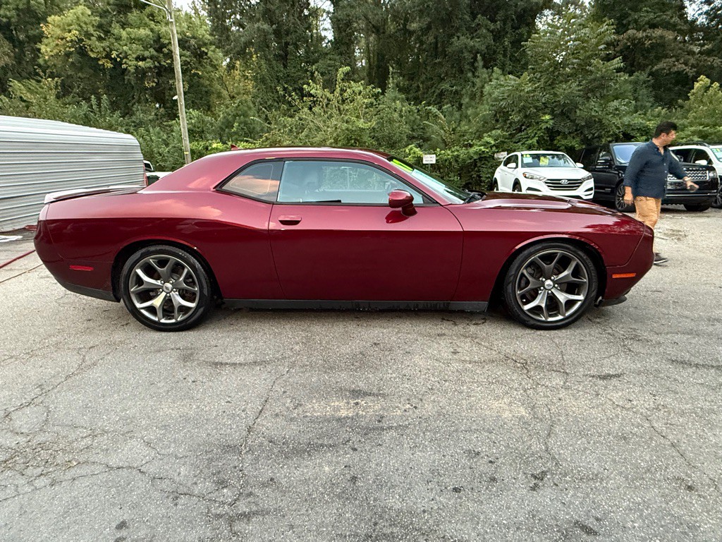 2017 Dodge Challenger Image 5