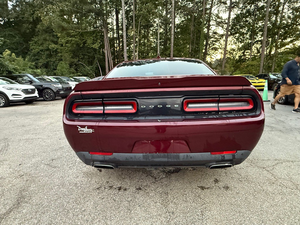 2017 Dodge Challenger Image 8