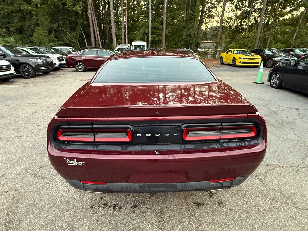 2017 Dodge Challenger Image 9