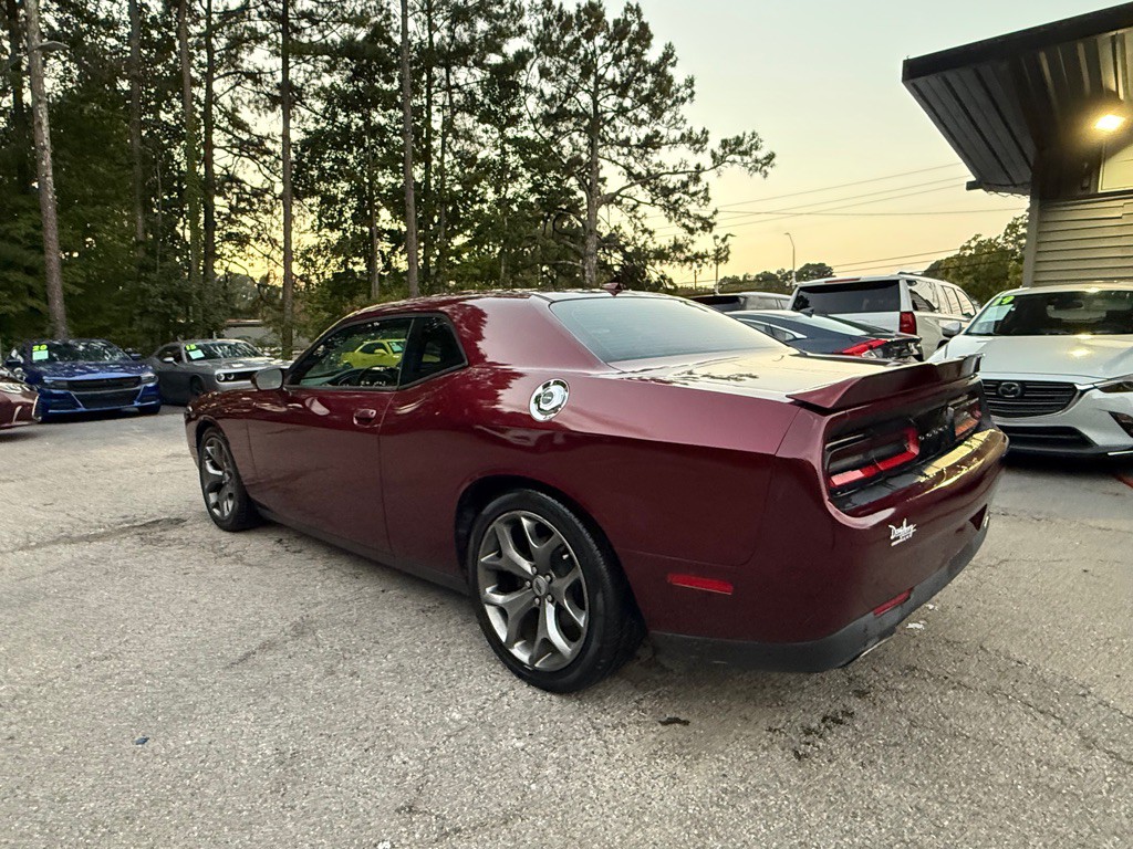 2017 Dodge Challenger Image 10
