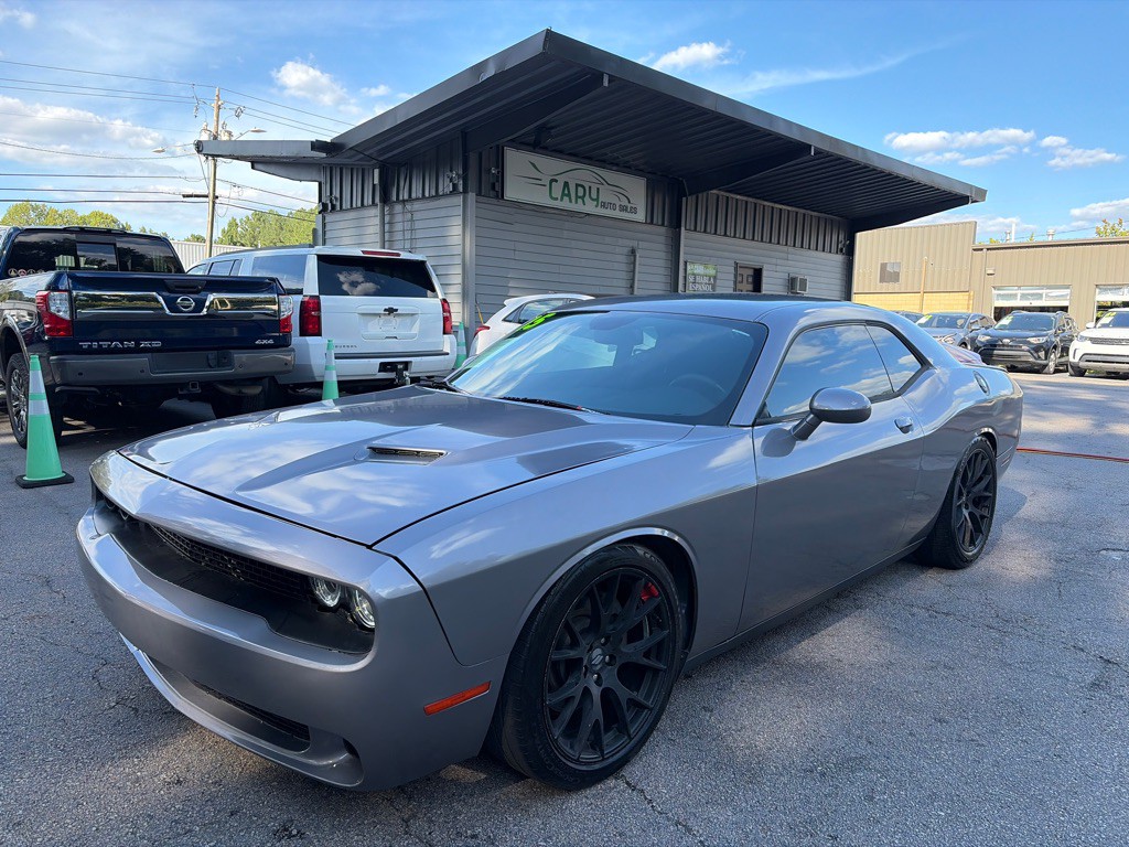 2015 Dodge Challenger Image 1