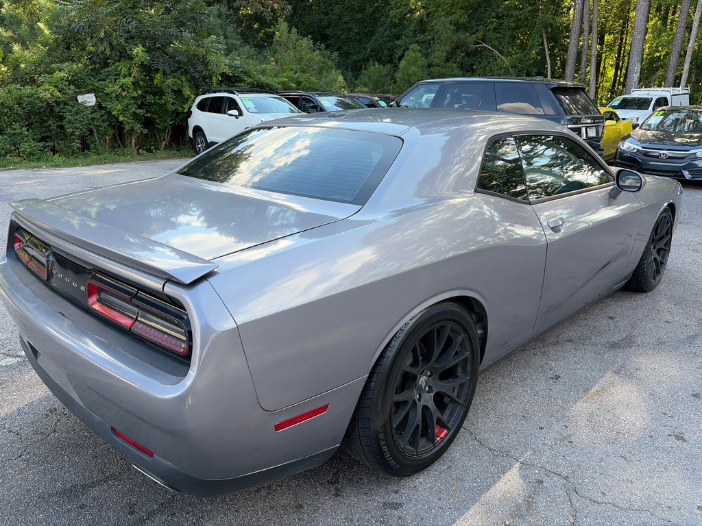 2015 Dodge Challenger Image 4
