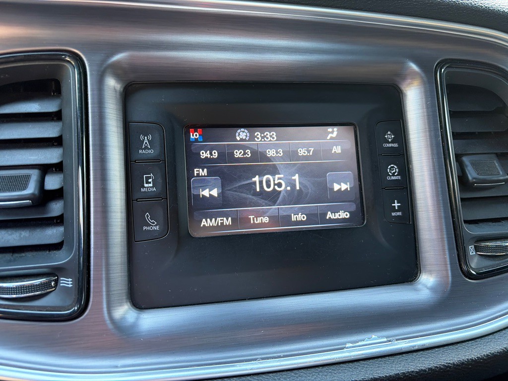 2015 Dodge Challenger Image 15