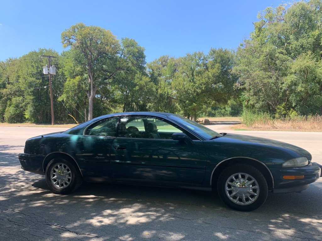 1997 Buick Riviera Image 5
