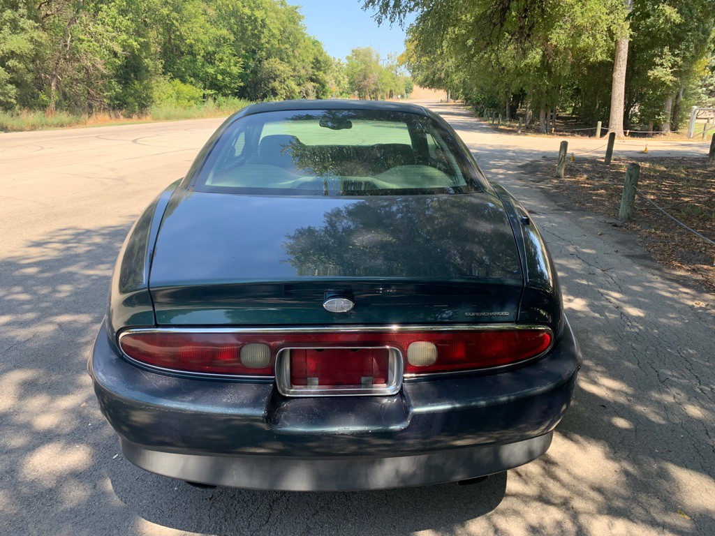 1997 Buick Riviera Image 9