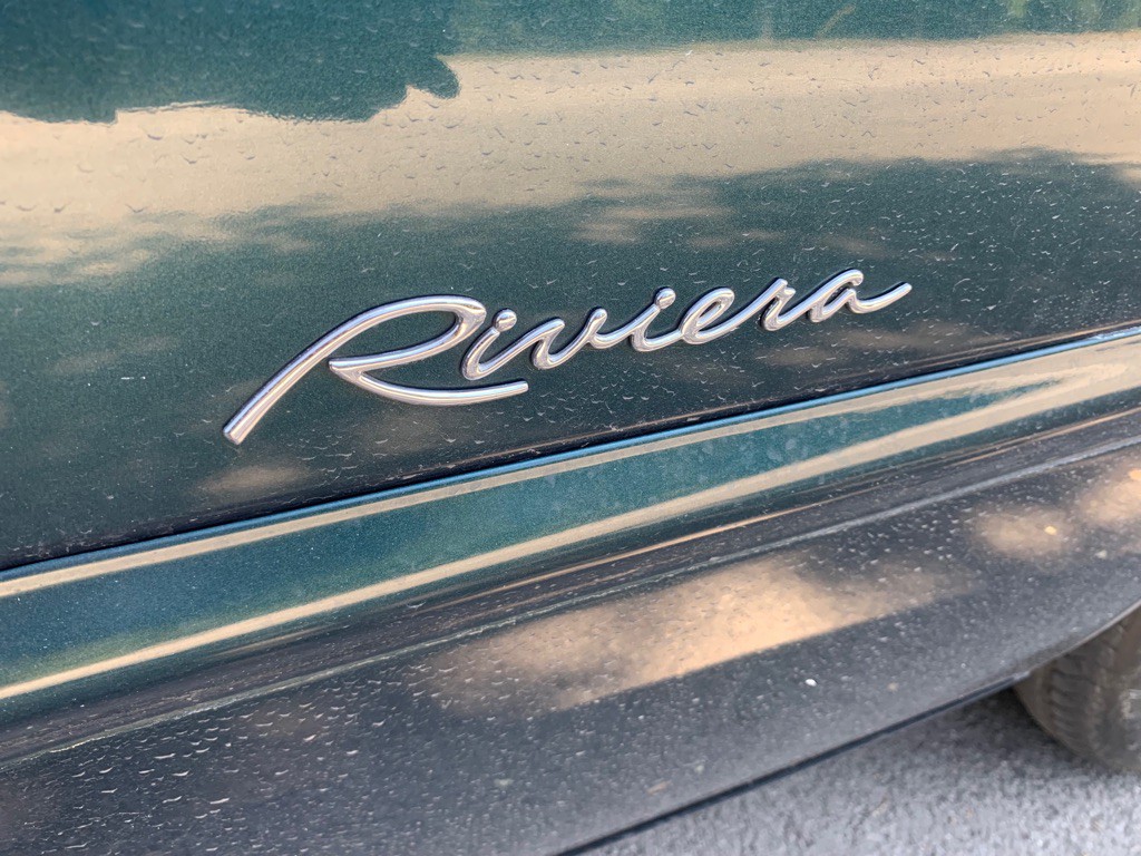 1997 Buick Riviera Image 18
