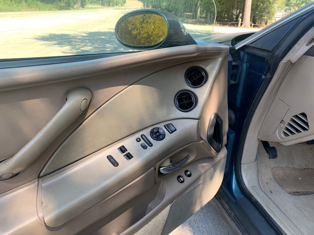 1997 Buick Riviera Image 19
