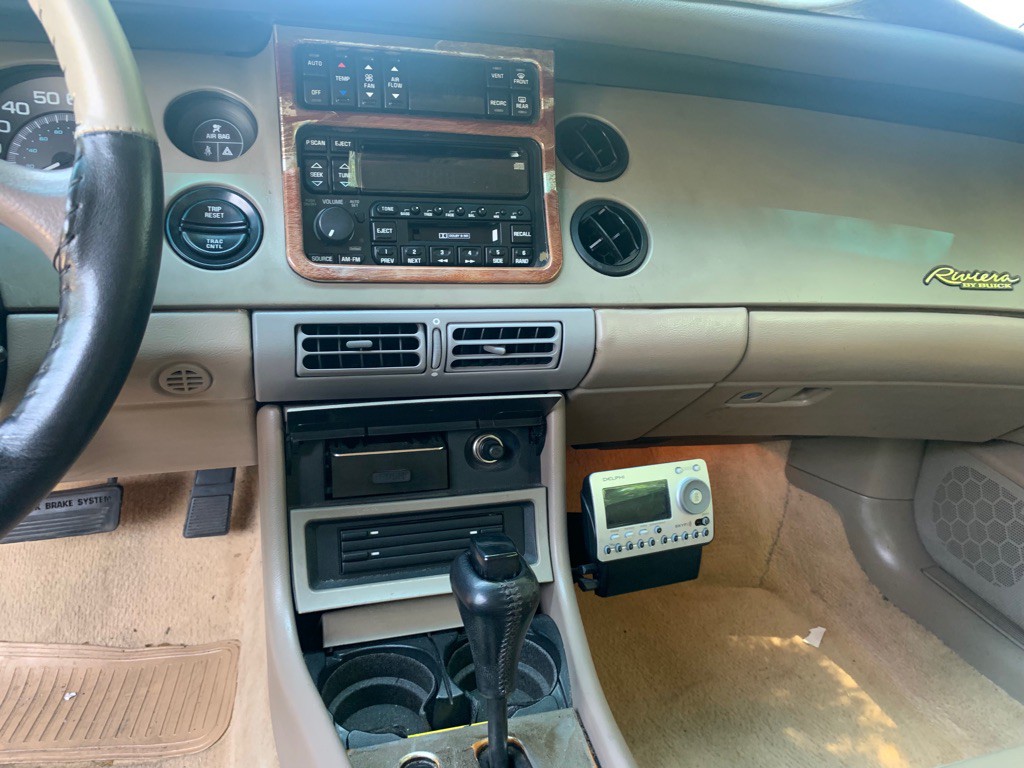 1997 Buick Riviera Image 21