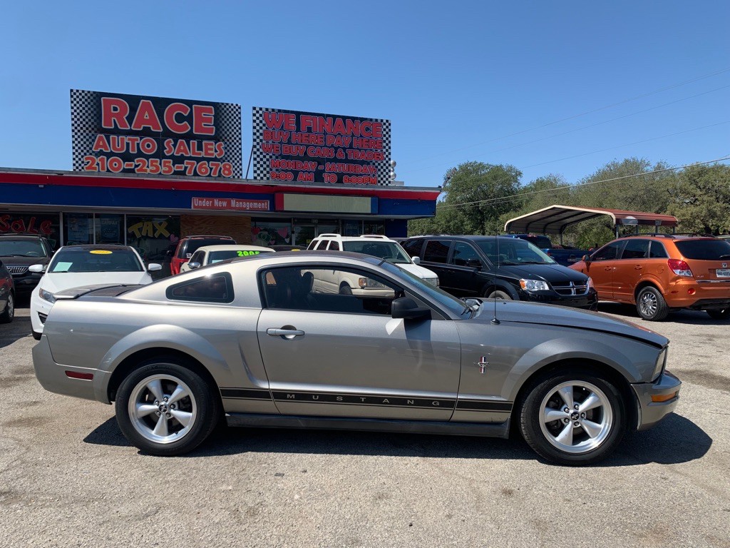2008 Ford Mustang Image 4