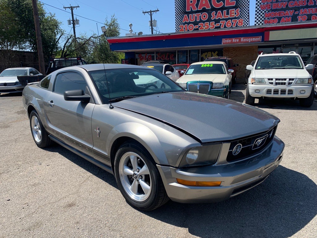 2008 Ford Mustang Image 5