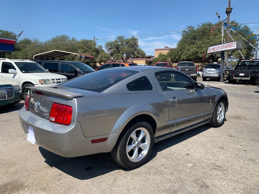 2008 Ford Mustang Image 7