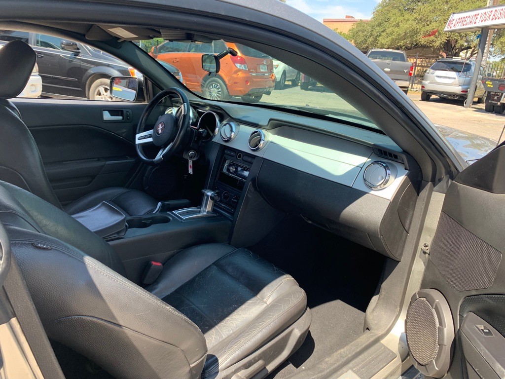 2008 Ford Mustang Image 13