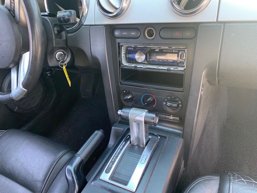 2008 Ford Mustang Image 14