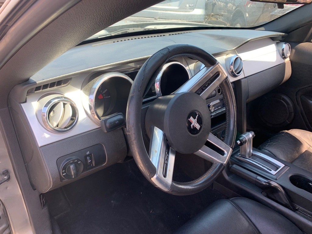 2008 Ford Mustang Image 16