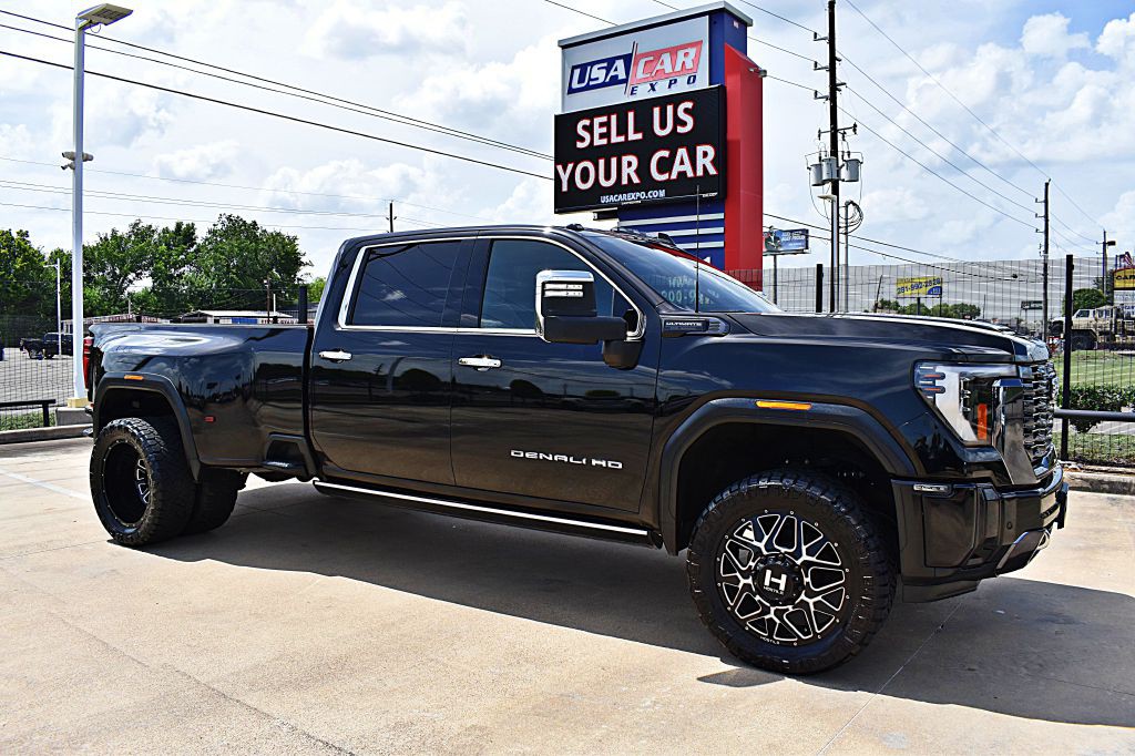 2024 GMC Sierra Image 3