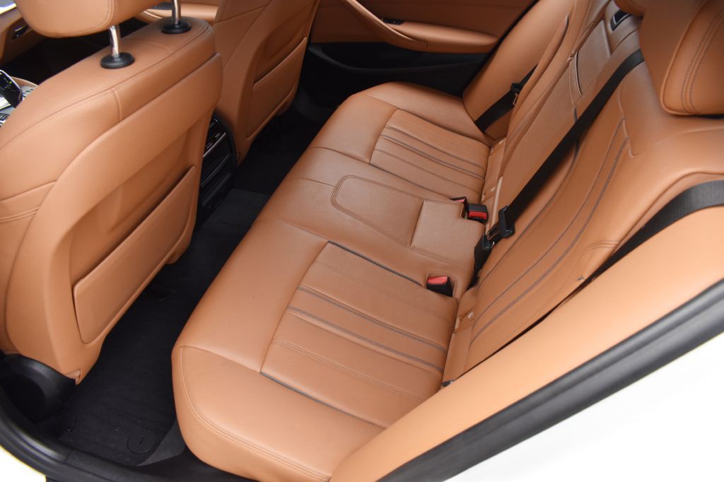 2018 BMW 5 Series Image 18