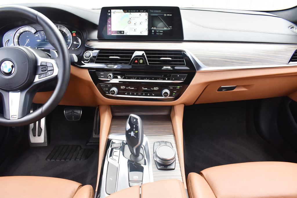 2018 BMW 5 Series Image 25