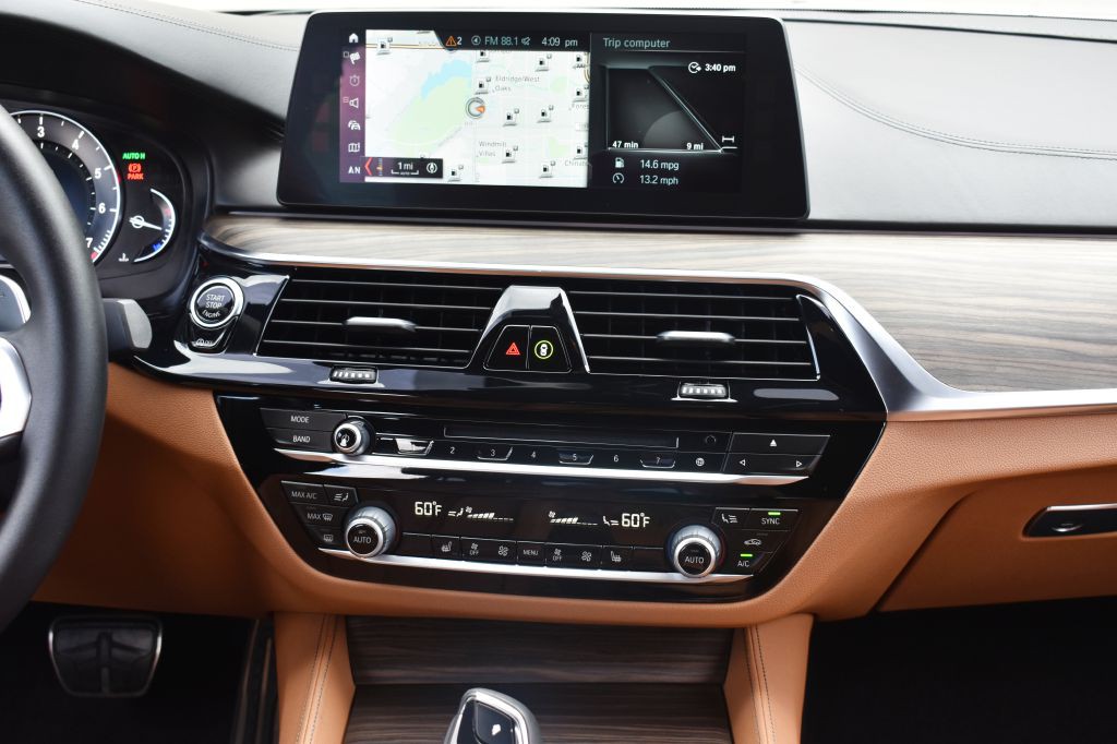 2018 BMW 5 Series Image 26
