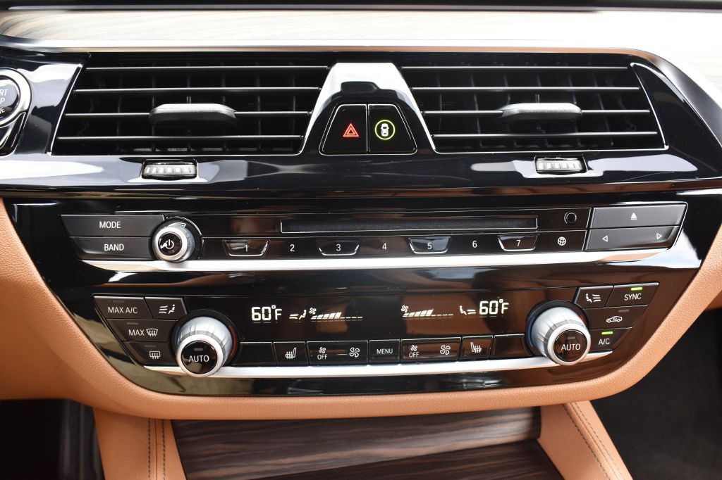 2018 BMW 5 Series Image 30