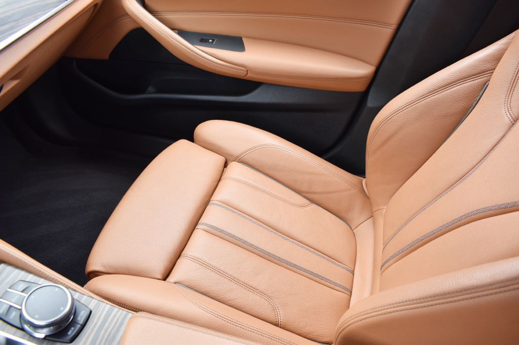 2018 BMW 5 Series Image 34