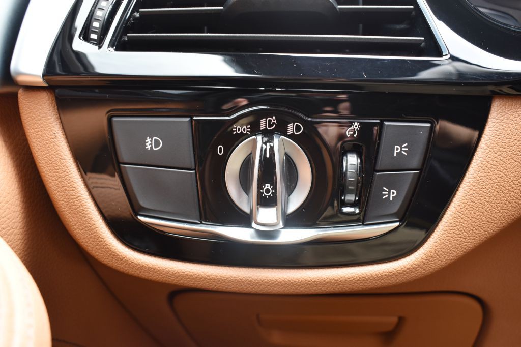 2018 BMW 5 Series Image 40
