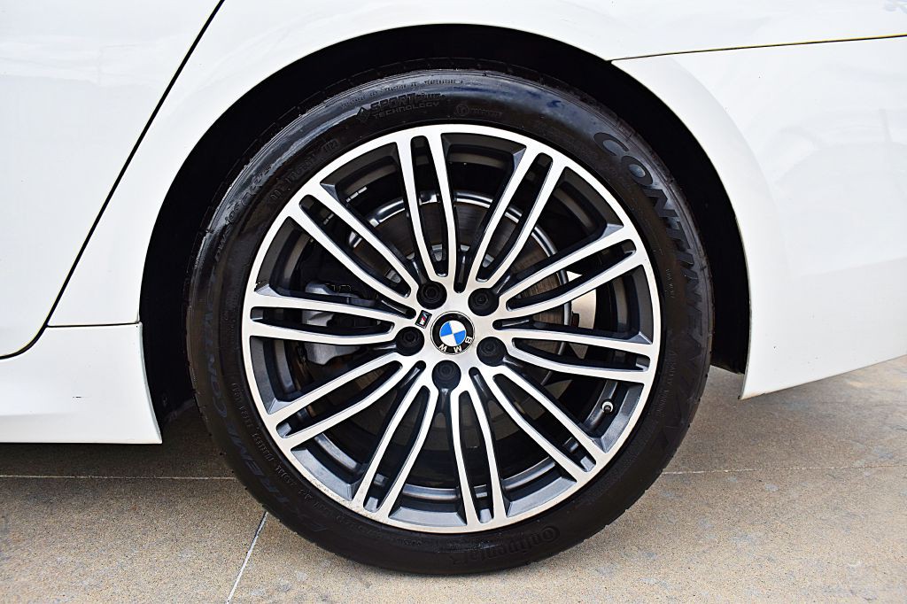 2018 BMW 5 Series Image 47