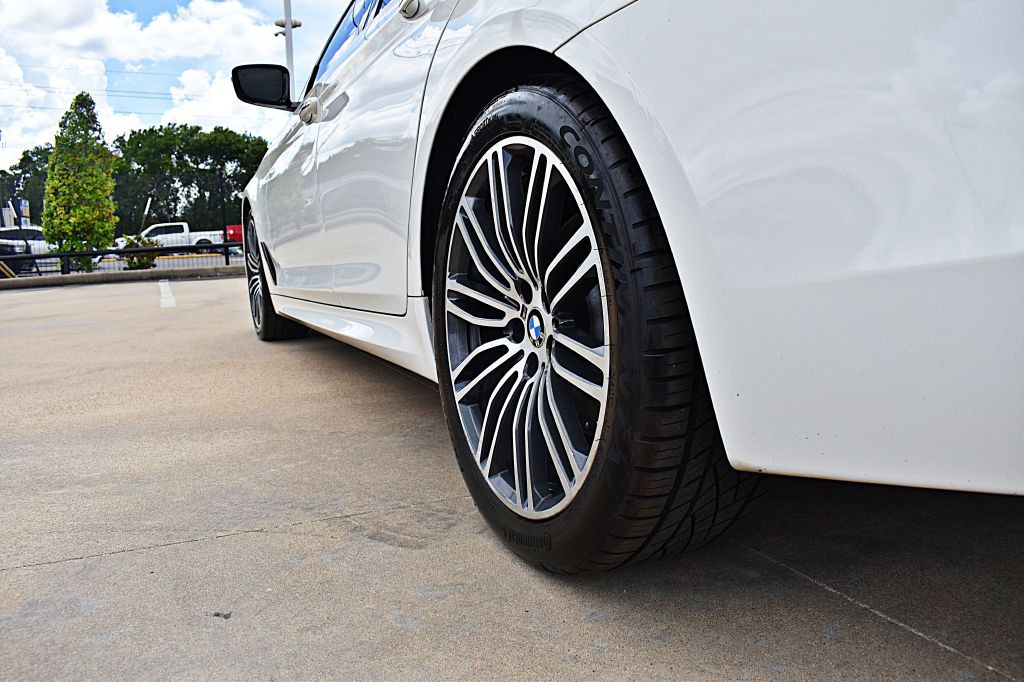 2018 BMW 5 Series Image 48