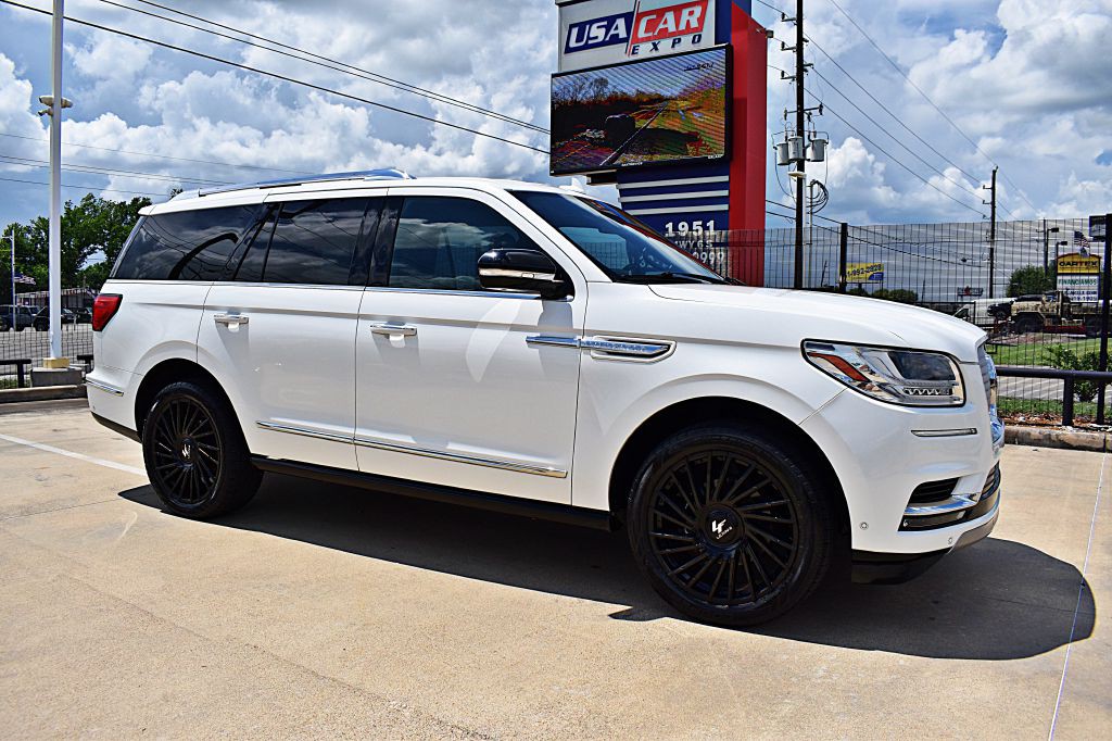 2020 Lincoln Navigator Image 3