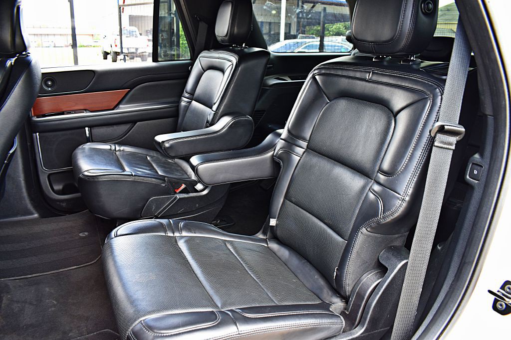 2020 Lincoln Navigator Image 17