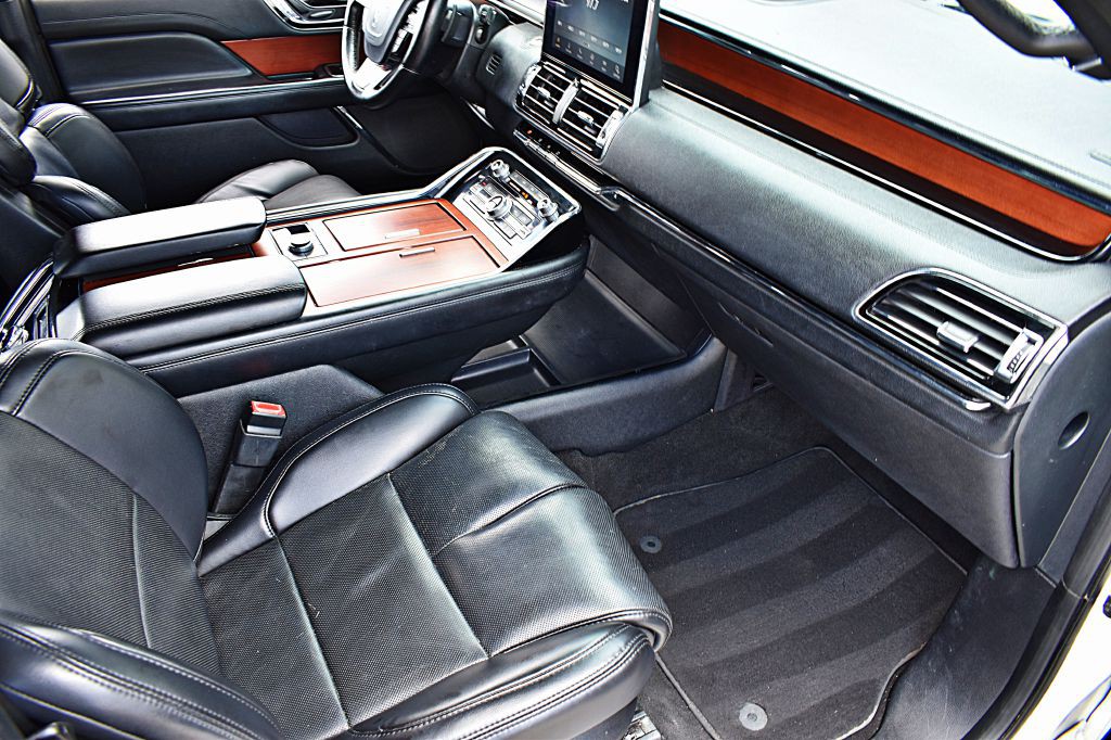 2020 Lincoln Navigator Image 18