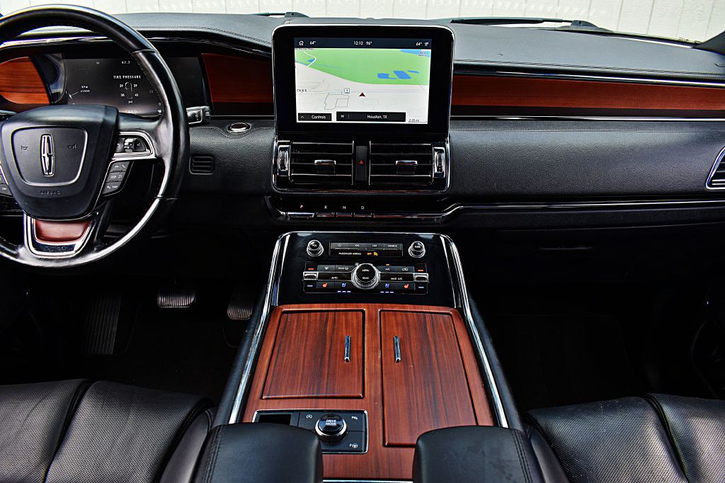 2020 Lincoln Navigator Image 25