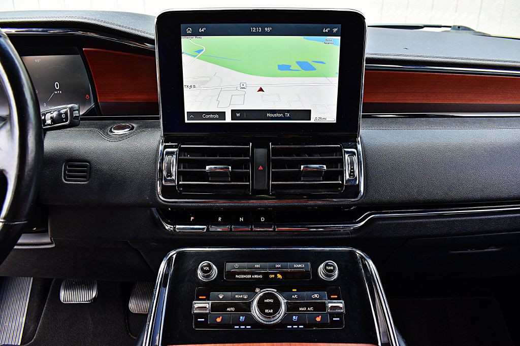2020 Lincoln Navigator Image 27