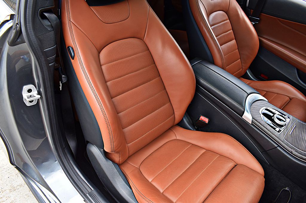2017 Mercedes-Benz C-Class Image 19