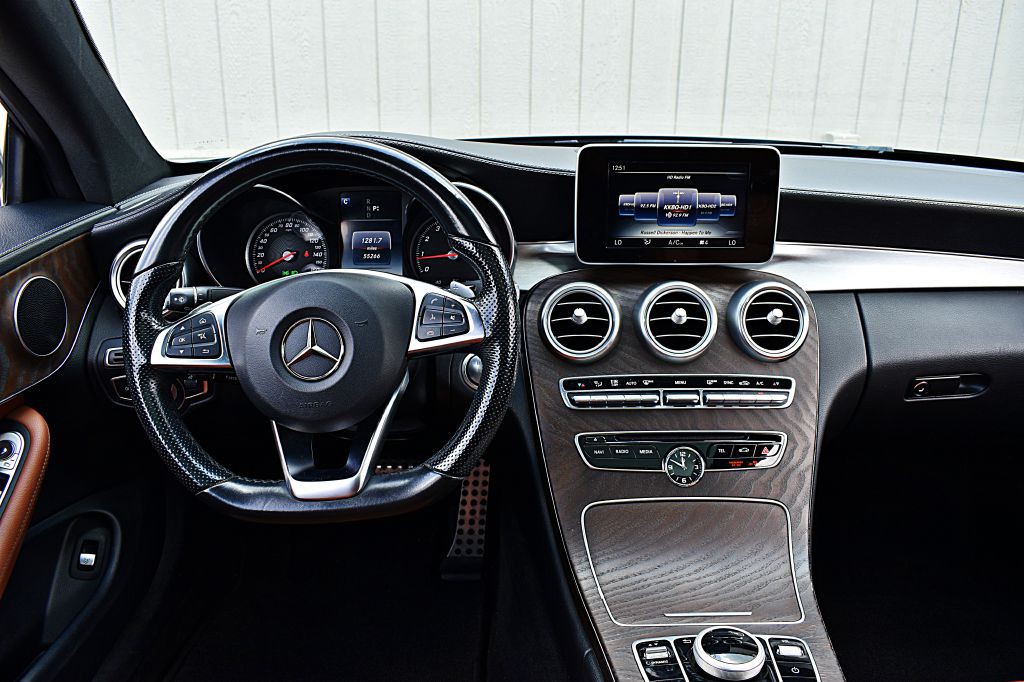 2017 Mercedes-Benz C-Class Image 22