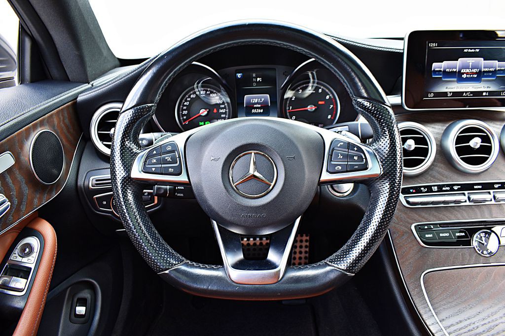 2017 Mercedes-Benz C-Class Image 23