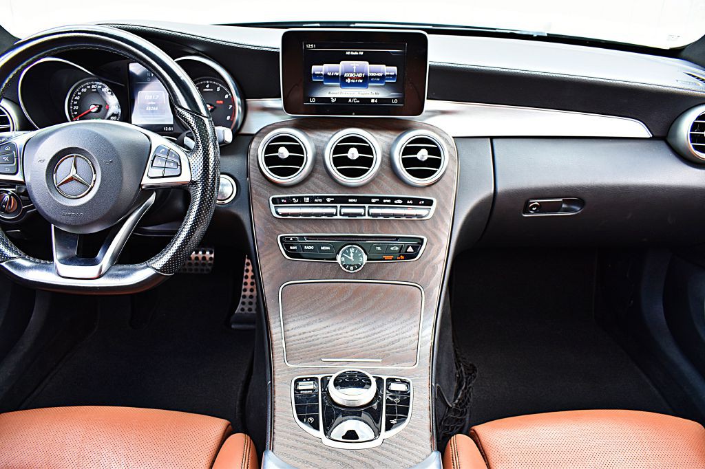 2017 Mercedes-Benz C-Class Image 24