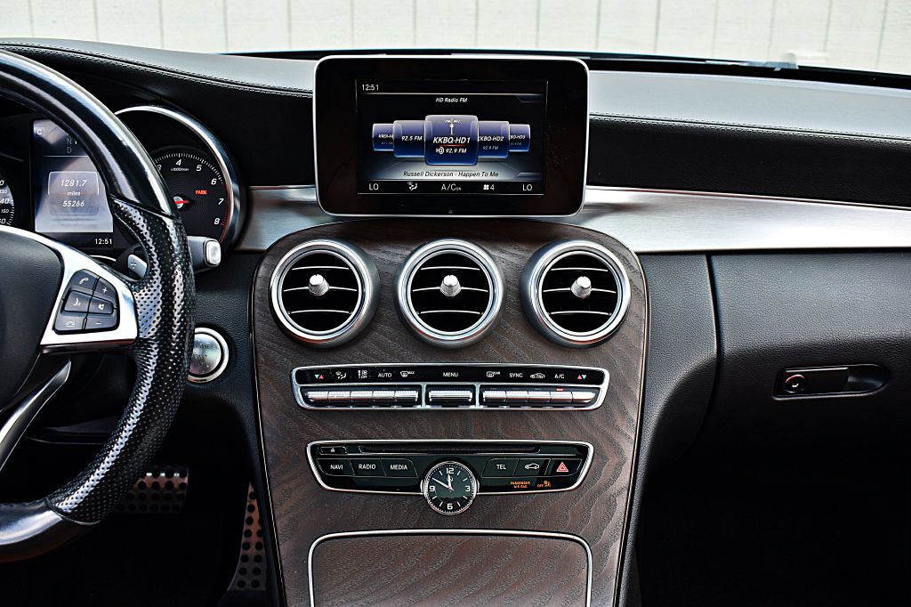 2017 Mercedes-Benz C-Class Image 25