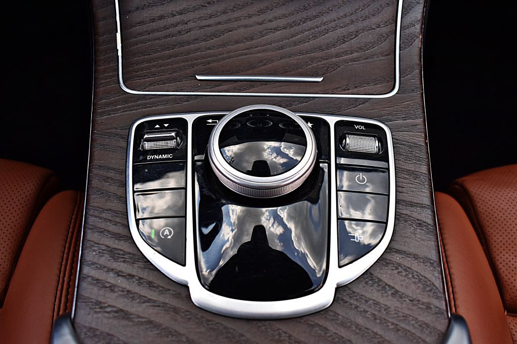 2017 Mercedes-Benz C-Class Image 31