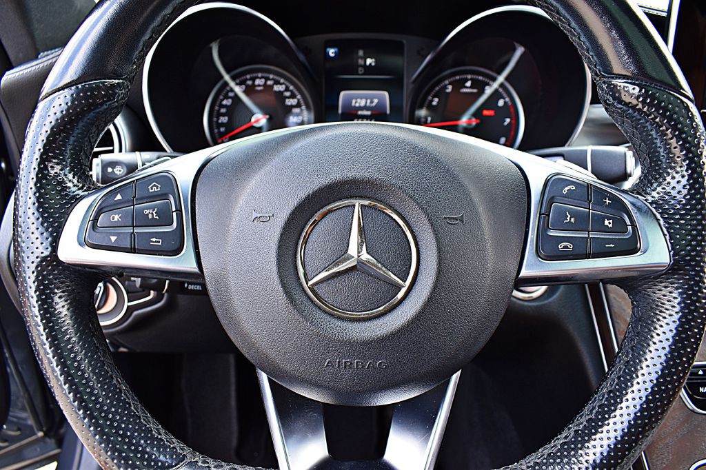 2017 Mercedes-Benz C-Class Image 38