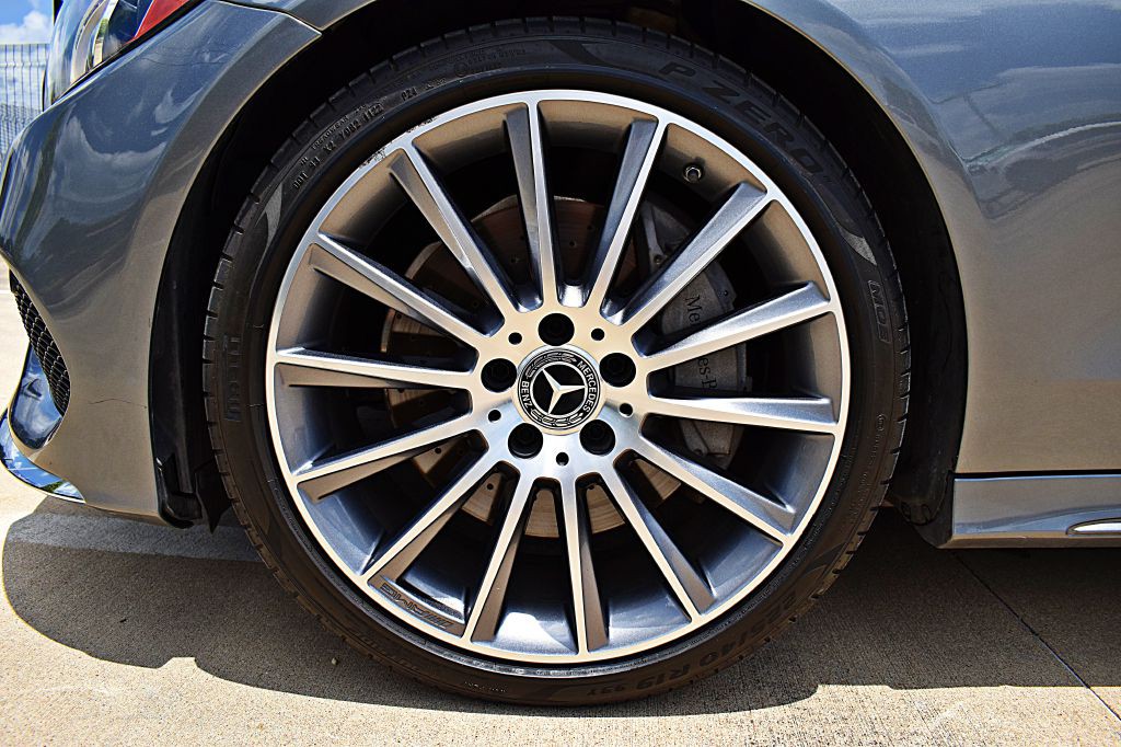 2017 Mercedes-Benz C-Class Image 49