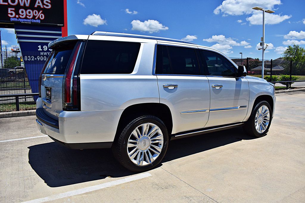2017 Cadillac Escalade Image 5