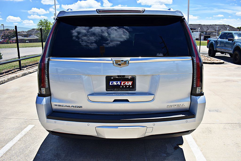 2017 Cadillac Escalade Image 6