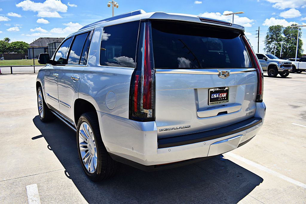 2017 Cadillac Escalade Image 8