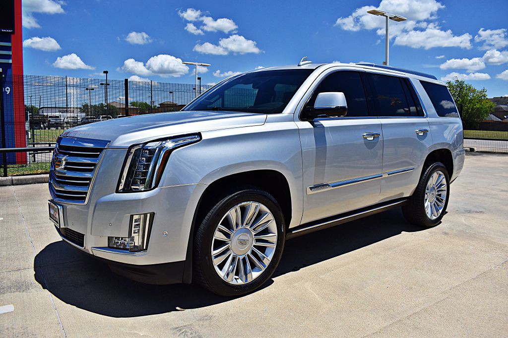 2017 Cadillac Escalade Image 11