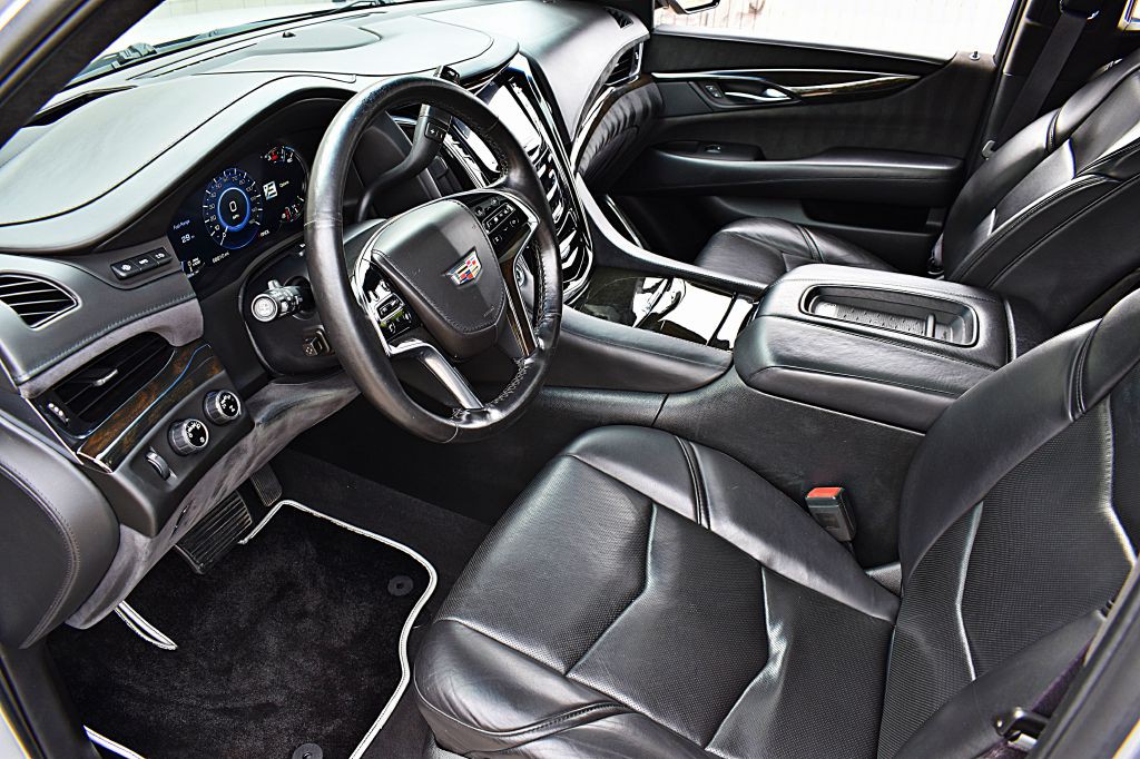 2017 Cadillac Escalade Image 15