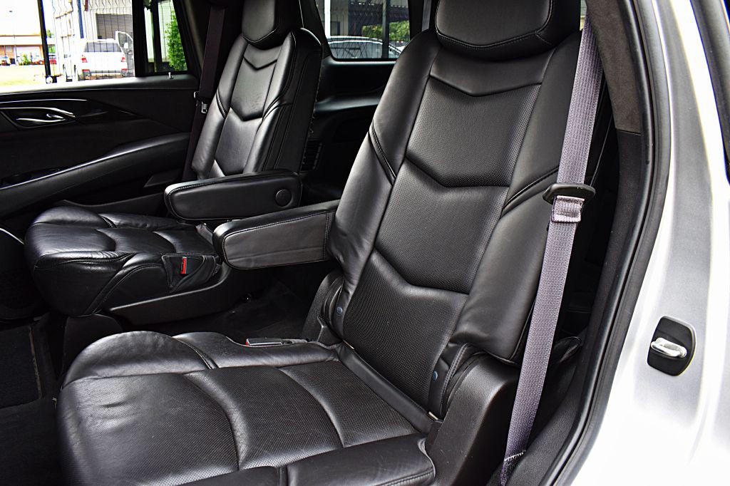 2017 Cadillac Escalade Image 18