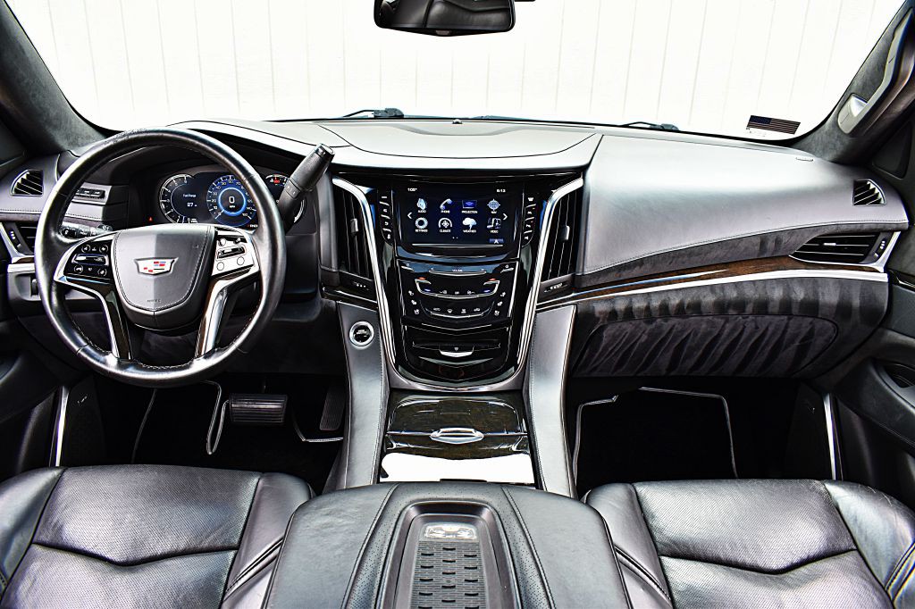 2017 Cadillac Escalade Image 25
