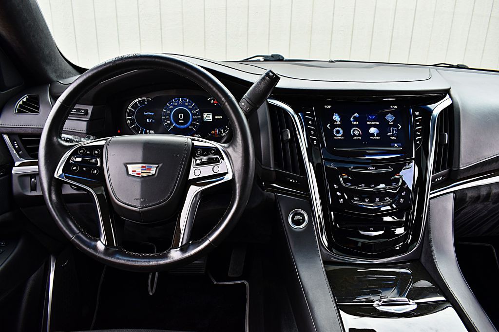 2017 Cadillac Escalade Image 26